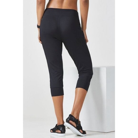 Fabletics Yogi Capri Shorts Leggings Gym Yoga Active Running Lounge Size Large - Picture 7 of 7